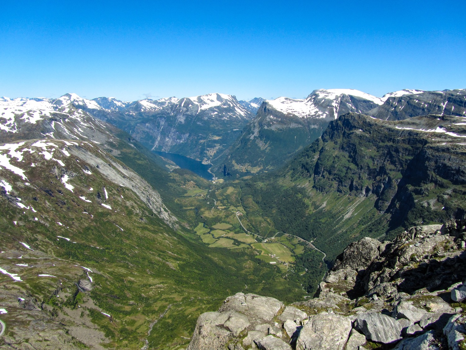 Utsikt fra Dalsnibba.