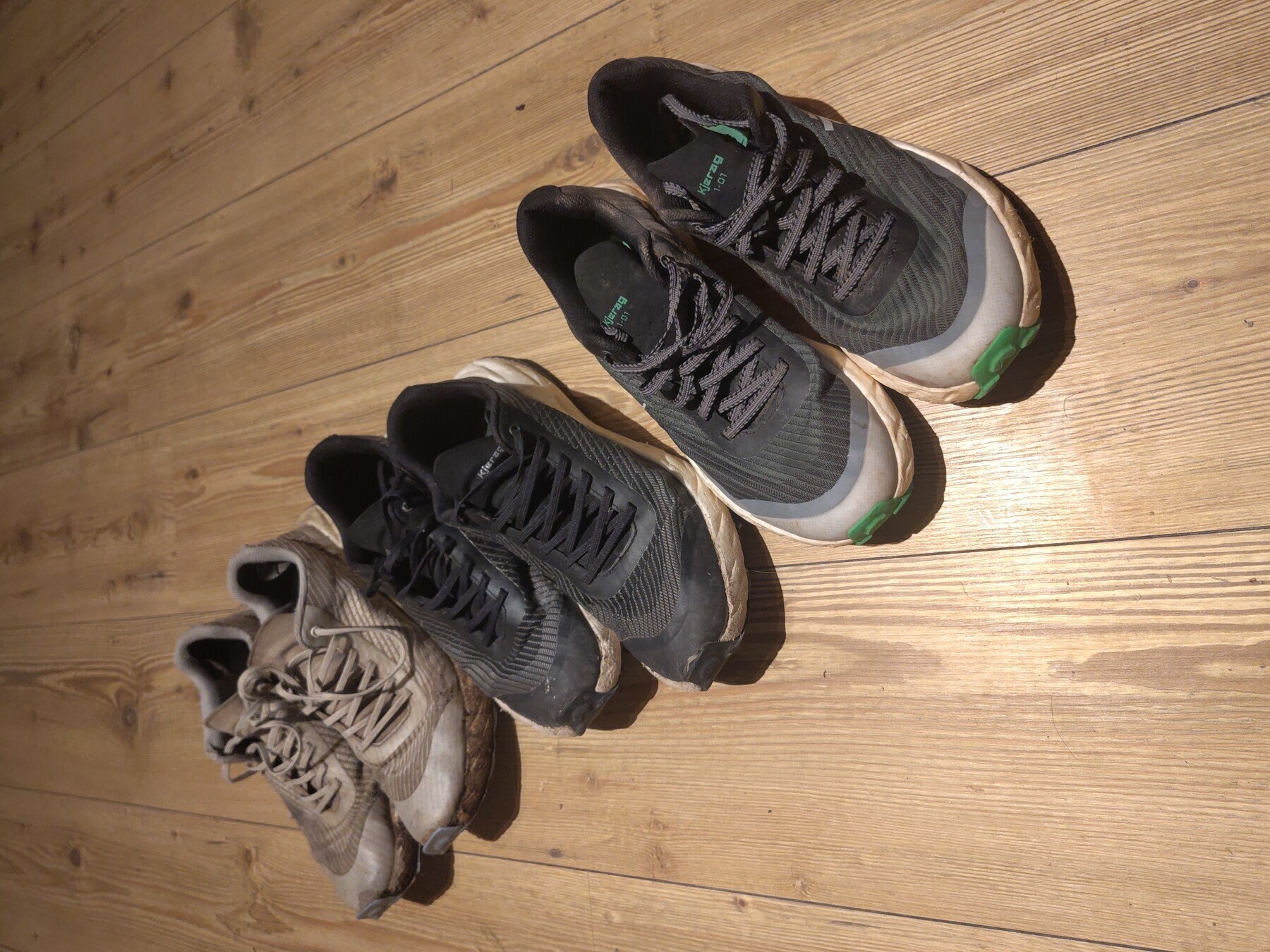 Three pairs of Kjerag's.